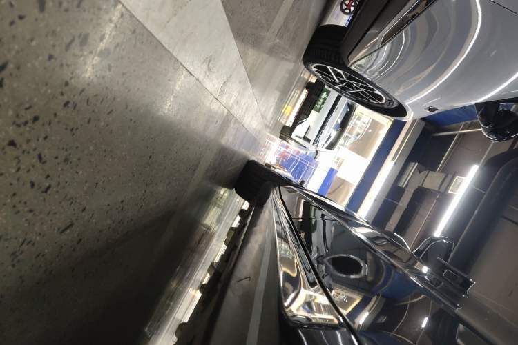 Used Geely Galaxy E8 2024 620 km All-Wheel-Drive Starship Performance Edition Left Side Sill