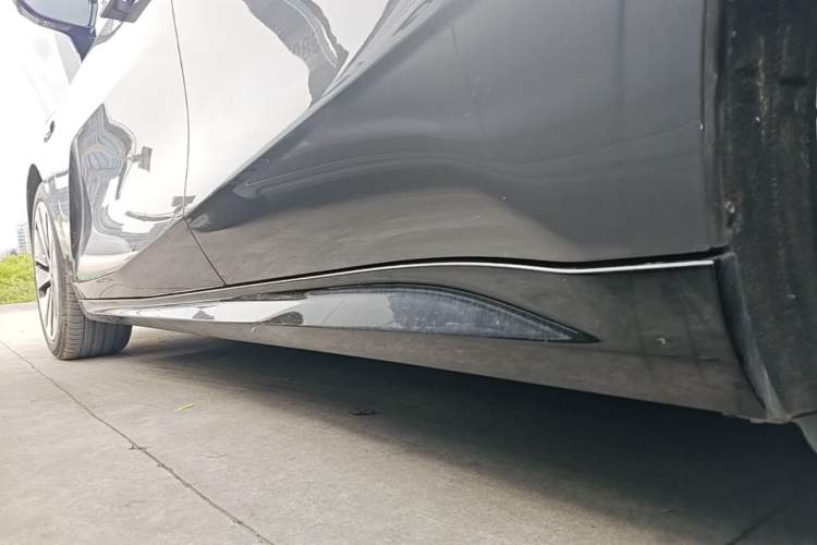 Used Geely Galaxy E8 2024 665 km Range Rear-Drive Starship Long-Range Version Left Side Sill