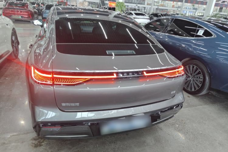 Used Geely Galaxy E8 2024 665 km Range Rear-Drive Starship Long-Range Version Rear