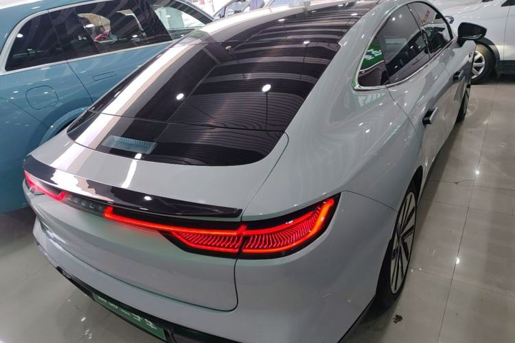 Used Geely Galaxy E8 2024 665 km Range Rear-Drive Starship Long-Range Version Rear