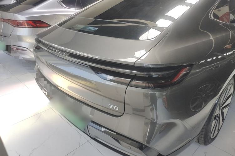 Used Geely Galaxy E8 2024 665 km Range Rear-Drive Starship Long-Range Version Rear