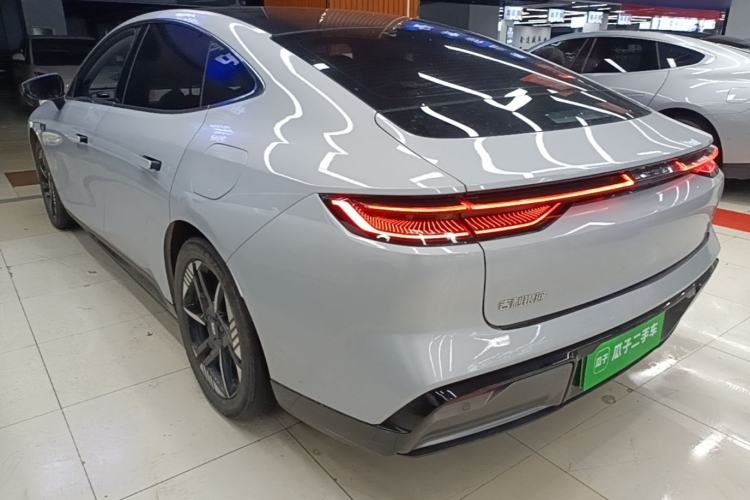 Used Geely Galaxy E8 2024 550 km Range Rear-Drive Dragon Edition Rear Left 45 Deg