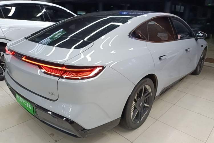 Used Geely Galaxy E8 2024 550 km Range Rear-Drive Dragon Edition Rear Right 45 Deg