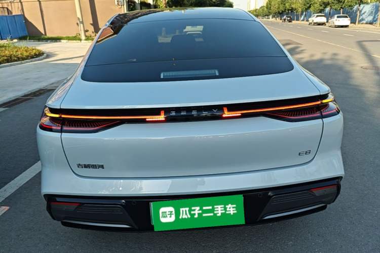 Used Geely Galaxy E8 2024 665 km Range Rear-Drive Starship Long-Range Version Rear