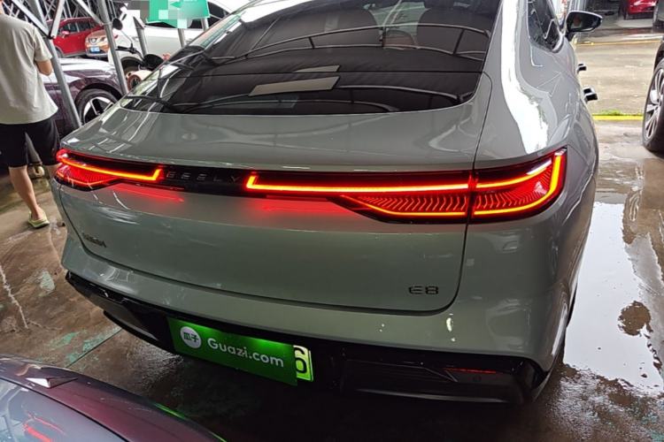 Used Geely Galaxy E8 2024 665 km Range Rear-Drive Starship Long-Range Version Rear
