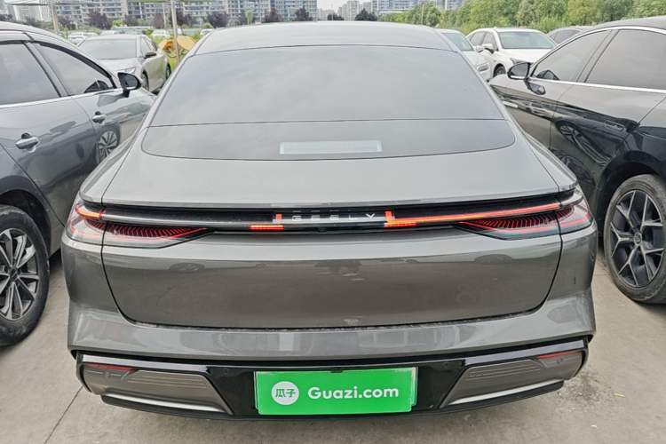 Used Geely Galaxy E8 2024 665 km Range Rear-Drive Starship Long-Range Version Rear