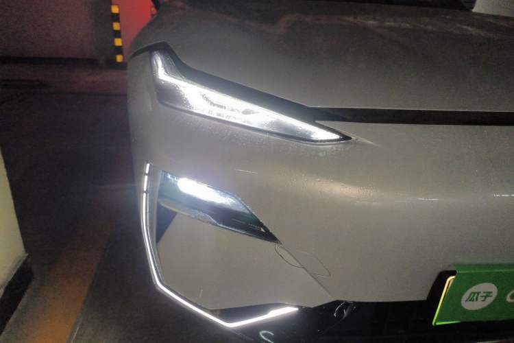 Used Geely Galaxy E8 2024 550 km Range Rear-Drive MAX Right Front Headlight