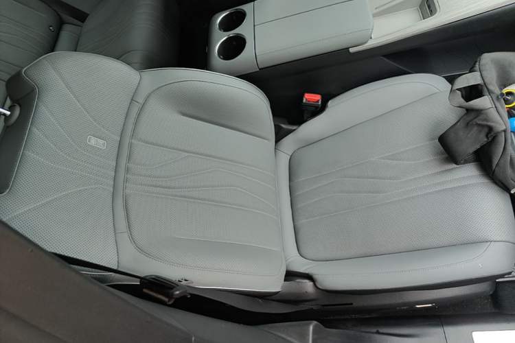 Used Geely Galaxy E8 2024 550 km Range Rear-Drive MAX Right Front Seat