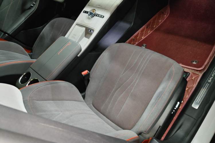 Used Geely Galaxy E8 2024 620 km All-Wheel-Drive Starship Performance Edition Right Front Seat