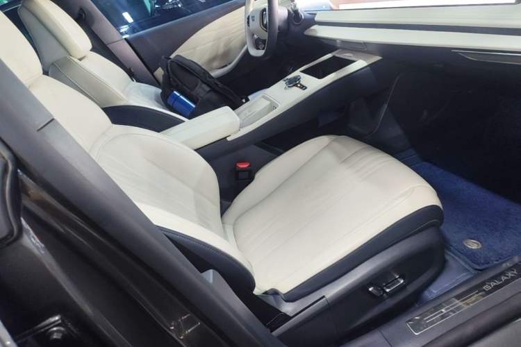 Used Geely Galaxy E8 2024 550 km Range Rear-Drive MAX Right Front Seat