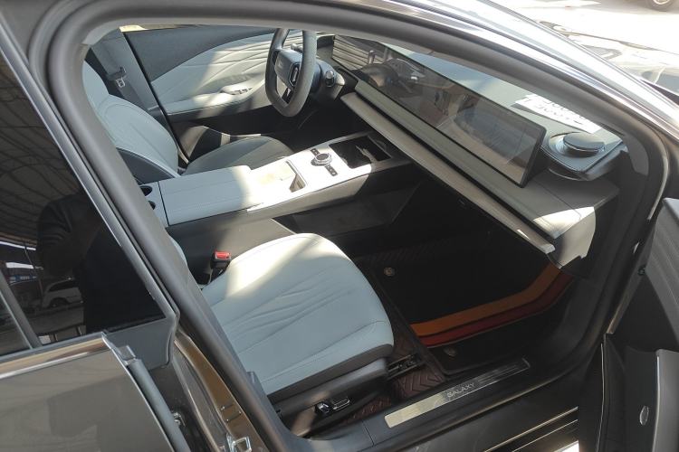 Used Geely Galaxy E8 2024 550 km Range Rear-Wheel-Drive PRO Right Front Seat