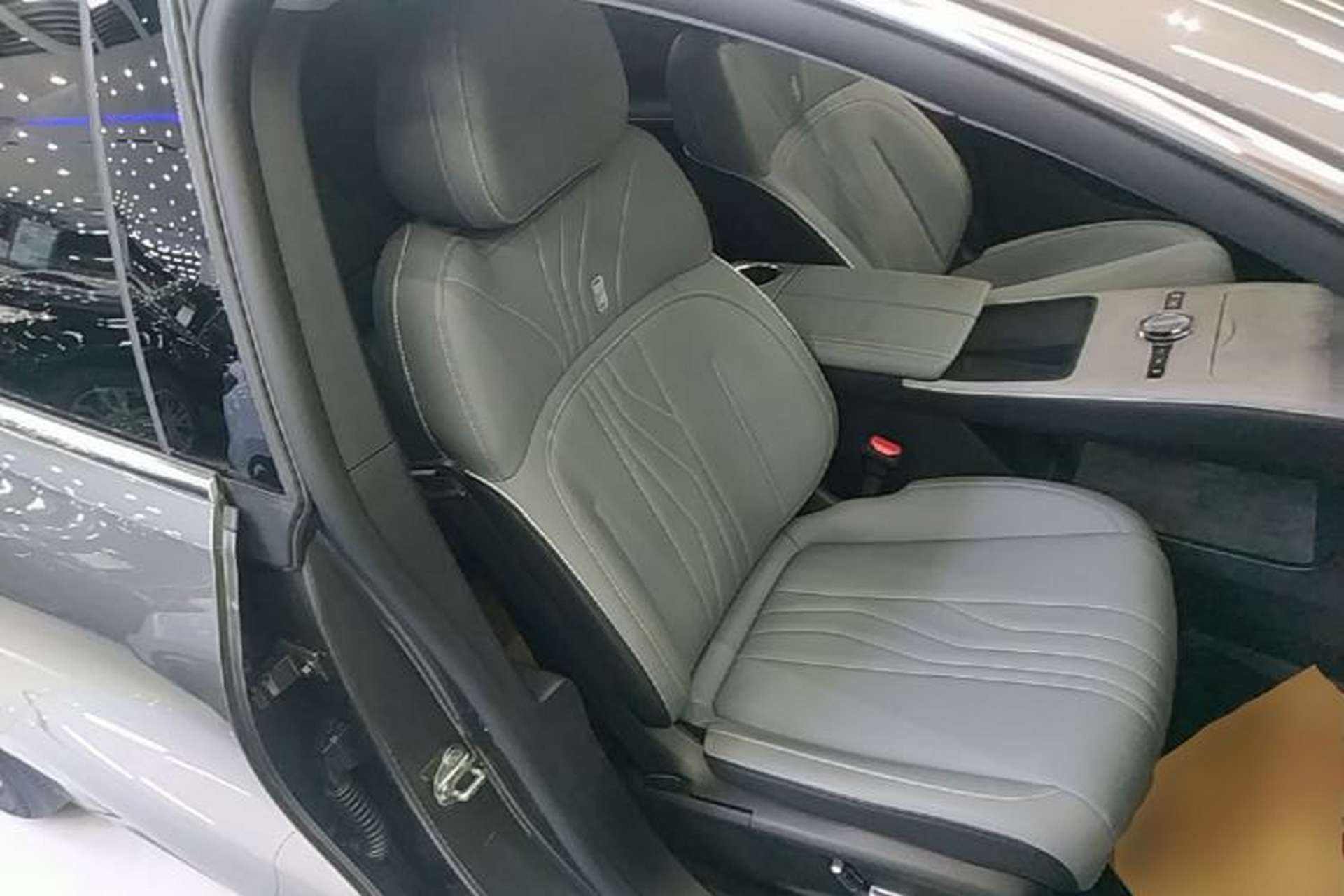 Used Geely Galaxy E8 2024 550 km Range Rear-Drive Dragon Edition Right Front Seat