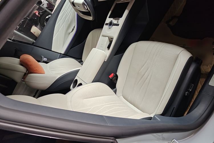 Used Geely Galaxy E8 2024 665 km Range Rear-Drive Starship Long-Range Version Right Front Seat
