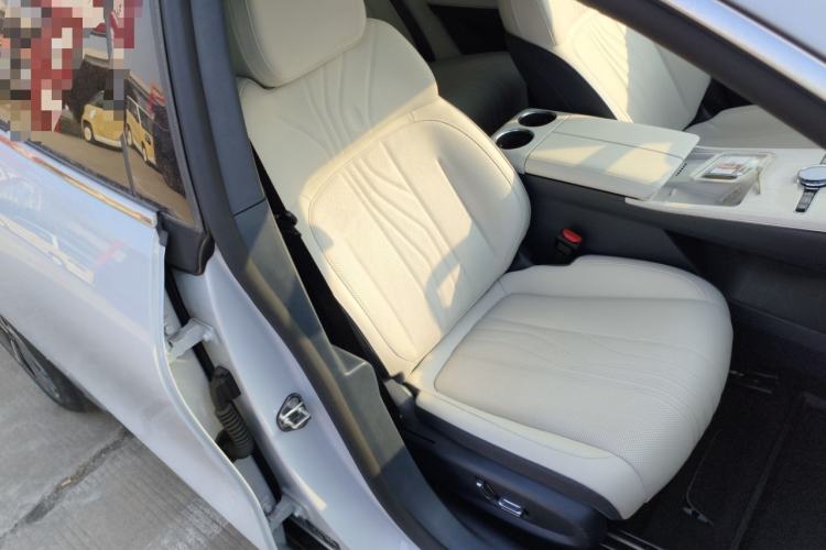 Used Geely Galaxy E8 2024 665 km Range Rear-Drive Starship Intelligent Driving Version Right Front Seat