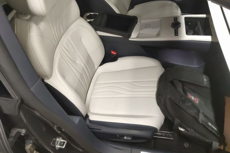 Used Geely Galaxy E8 2024 620 km All-Wheel-Drive Starship Performance Edition Right Front Seat