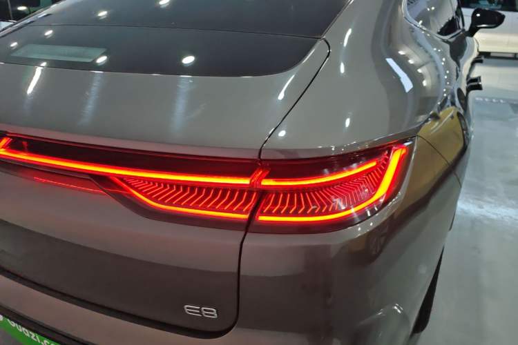 Used Geely Galaxy E8 2024 665 km Range Rear-Drive Starship Long-Range Version Right Rear Taillight