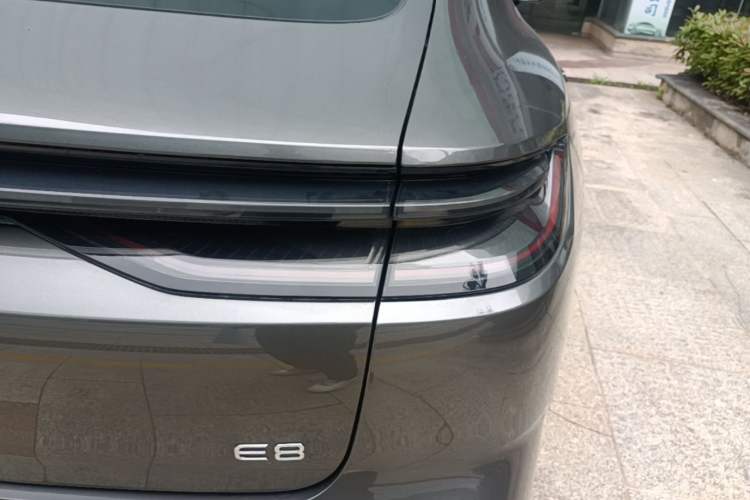 Used Geely Galaxy E8 2024 550 km Range Rear-Wheel-Drive PRO Right Rear Taillight