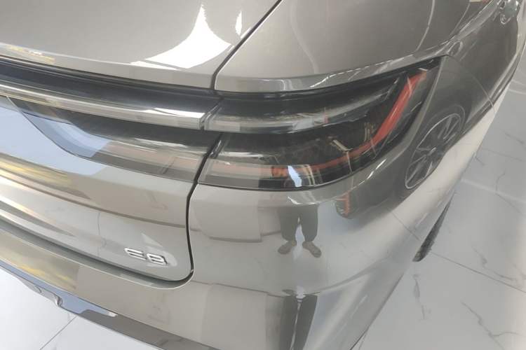Used Geely Galaxy E8 2024 665 km Range Rear-Drive Starship Long-Range Version Right Rear Taillight
