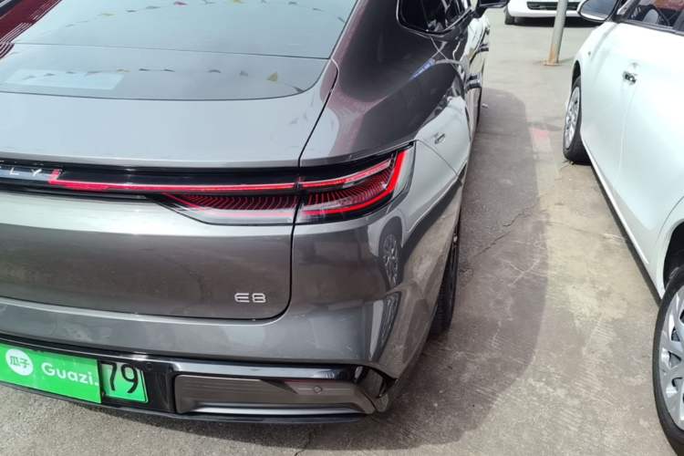 Used Geely Galaxy E8 2024 550 km Range Rear-Drive Dragon Edition Right Rear Taillight