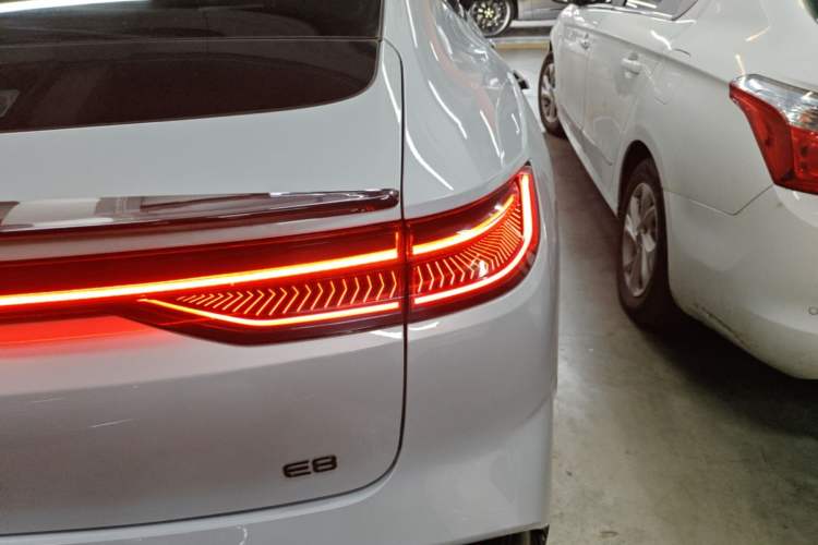 Used Geely Galaxy E8 2024 620 km All-Wheel-Drive Starship Performance Edition Right Rear Taillight