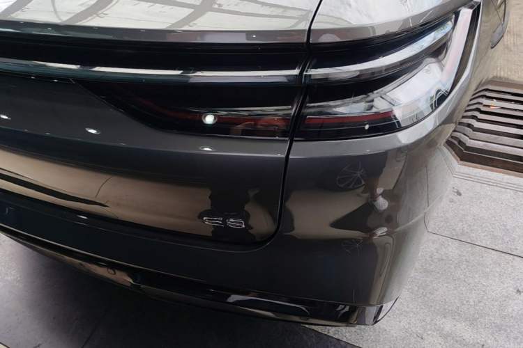 Used Geely Galaxy E8 2024 550 km Range Rear-Drive Dragon Edition Right Rear Taillight