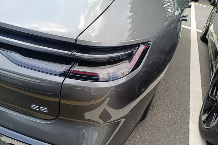Used Geely Galaxy E8 2024 665 km Range Rear-Drive Starship Long-Range Version Right Rear Taillight