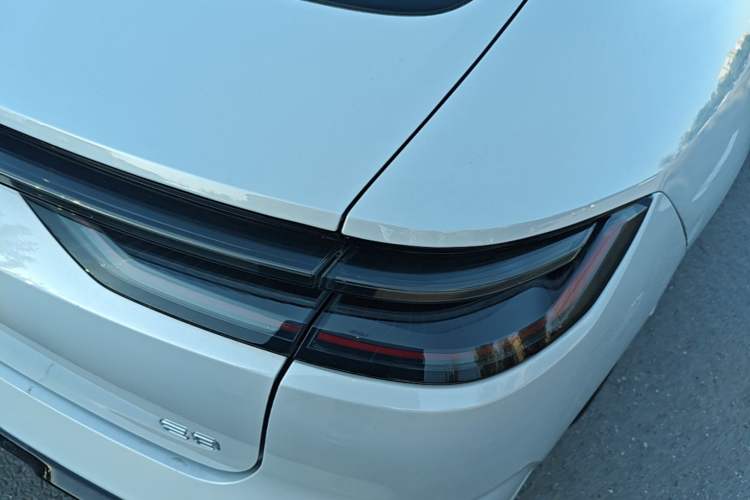 Used Geely Galaxy E8 2024 665 km Range Rear-Drive Starship Long-Range Version Right Rear Taillight