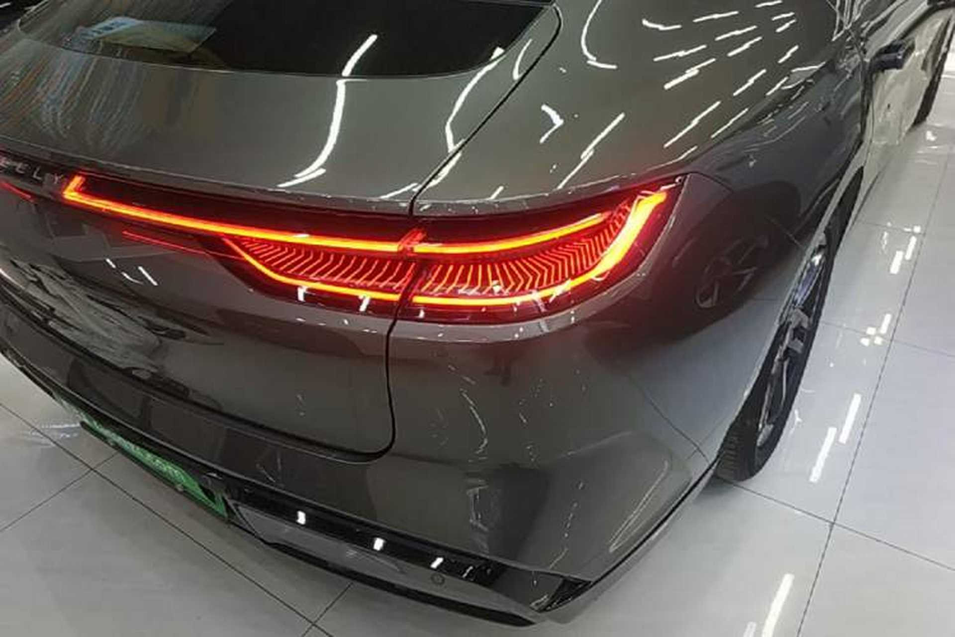 Used Geely Galaxy E8 2024 550 km Range Rear-Drive Dragon Edition Right Rear Taillight