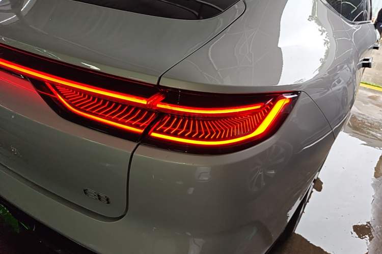 Used Geely Galaxy E8 2024 665 km Range Rear-Drive Starship Long-Range Version Right Rear Taillight
