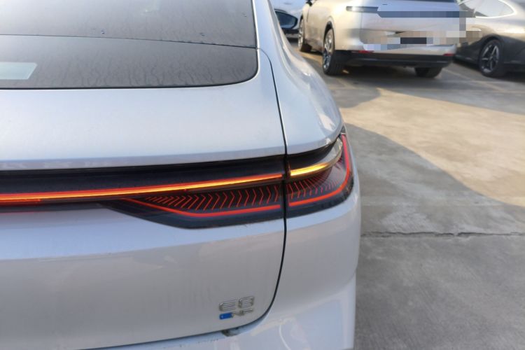 Used Geely Galaxy E8 2024 665 km Range Rear-Drive Starship Intelligent Driving Version Right Rear Taillight
