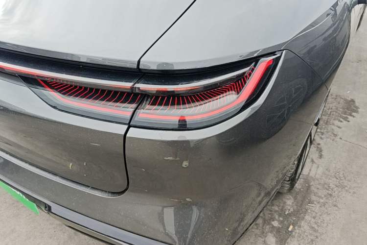 Used Geely Galaxy E8 2024 665 km Range Rear-Drive Starship Long-Range Version Right Rear Taillight