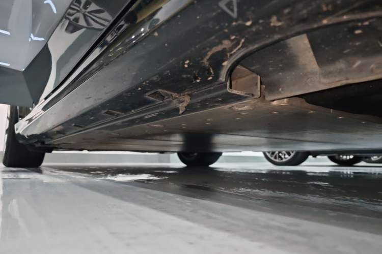 Used Geely Galaxy E8 2024 665 km Range Rear-Drive Starship Long-Range Version Right Side Sill