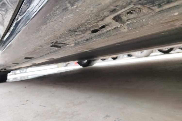 Used Geely Galaxy E8 2024 550 km Range Rear-Drive Dragon Edition Right Side Sill