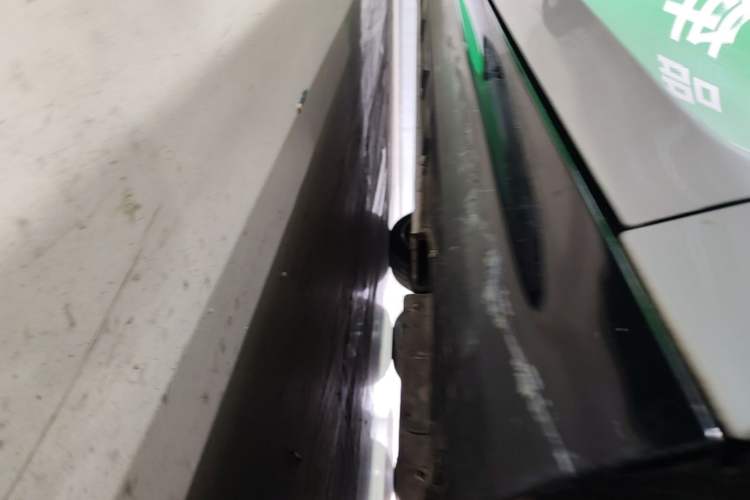 Used Geely Galaxy E8 2024 665 km Range Rear-Drive Starship Long-Range Version Right Side Sill