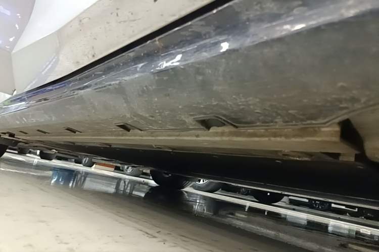 Used Geely Galaxy E8 2024 550 km Range Rear-Drive Dragon Edition Right Side Sill
