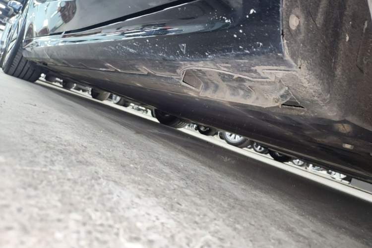 Used Geely Galaxy E8 2024 550 km Range Rear-Drive MAX Right Side Sill