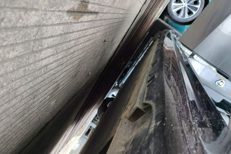 Used Geely Galaxy E8 2024 550 km Range Rear-Drive Dragon Edition Right Side Sill