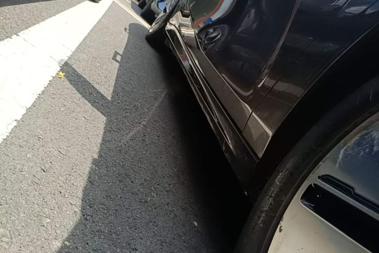 Used Geely Galaxy E8 2024 665 km Range Rear-Drive Starship Long-Range Version Right Side Sill