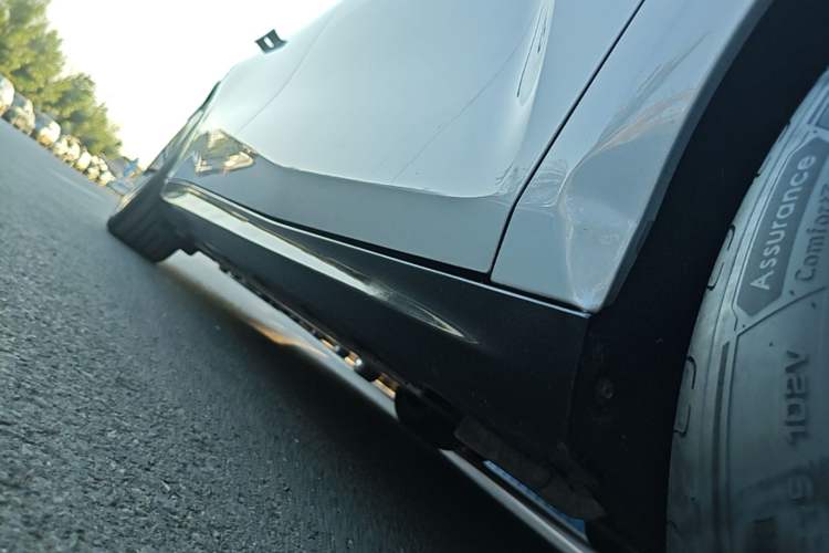 Used Geely Galaxy E8 2024 665 km Range Rear-Drive Starship Long-Range Version Right Side Sill