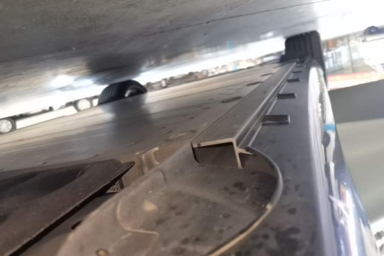 Used Geely Galaxy E8 2024 620 km All-Wheel-Drive Starship Performance Edition Right Side Sill