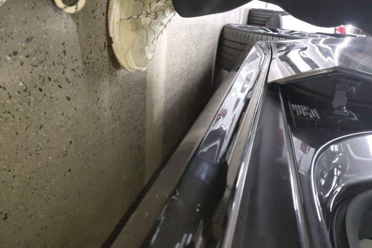 Used Geely Galaxy E8 2024 620 km All-Wheel-Drive Starship Performance Edition Right Side Sill
