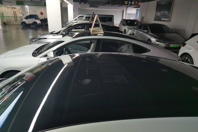 Used Geely Galaxy E8 2024 665 km Range Rear-Drive Starship Long-Range Version Roof