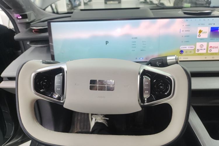 Used Geely Galaxy E8 2024 665 km Range Rear-Drive Starship Long-Range Version Steering Wheel