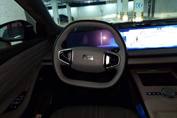 Used Geely Galaxy E8 2024 550 km Range Rear-Drive MAX Steering Wheel