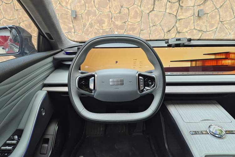 Used Geely Galaxy E8 2024 550 km Range Rear-Drive MAX Steering Wheel