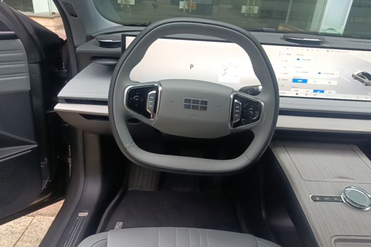 Used Geely Galaxy E8 2024 550 km Range Rear-Wheel-Drive PRO Steering Wheel
