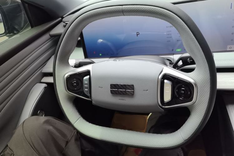 Used Geely Galaxy E8 2024 550 km Range Rear-Drive Dragon Edition Steering Wheel