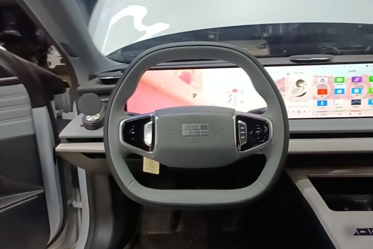 Used Geely Galaxy E8 2024 550 km Range Rear-Drive Dragon Edition Steering Wheel