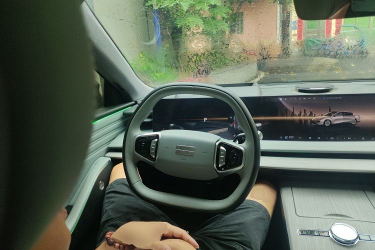 Used Geely Galaxy E8 2024 550 km Range Rear-Drive MAX Steering Wheel