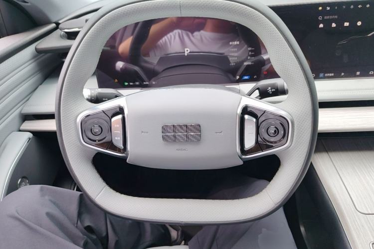 Used Geely Galaxy E8 2024 550 km Range Rear-Drive Dragon Edition Steering Wheel